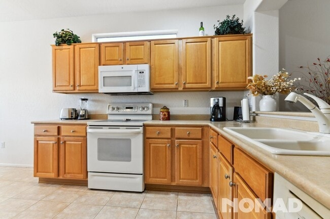 15845 W Arrowhead Dr in Surprise, AZ - Building Photo - Building Photo