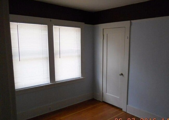 property at 414 Holcomb Ave