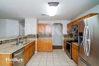 112 Rustic Acres in Selma, TX - Foto de edificio - Building Photo