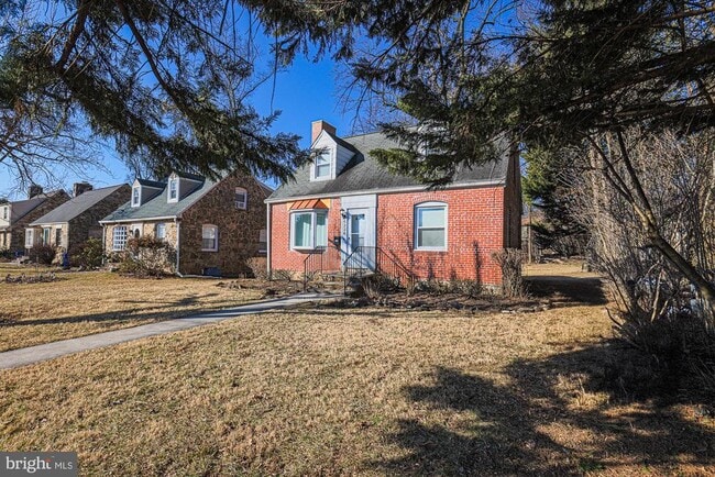 property at 6226 Woodcrest Ave