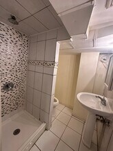 2824 Edgecombe Cir S in Baltimore, MD - Foto de edificio - Building Photo