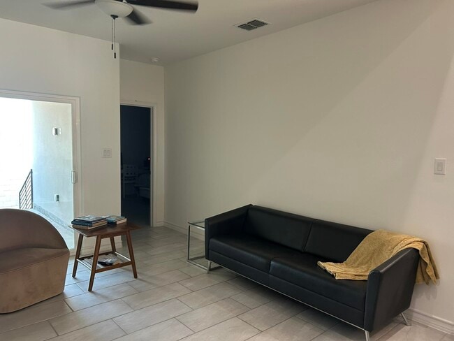 9925 Kaspar Dr in Laredo, TX - Building Photo - Building Photo