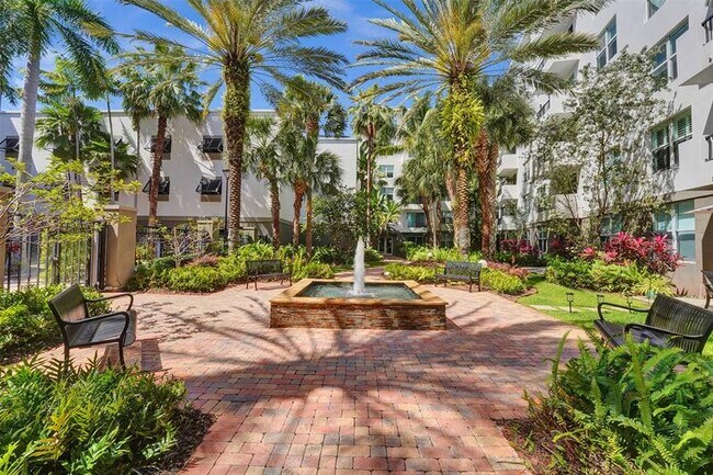 2401 NE 65th St in Fort Lauderdale, FL - Building Photo - Building Photo