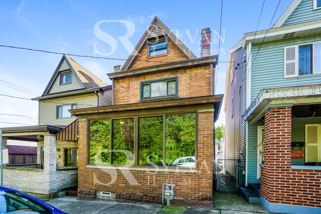 2426 Patterson St in Pittsburgh, PA - Building Photo - Building Photo