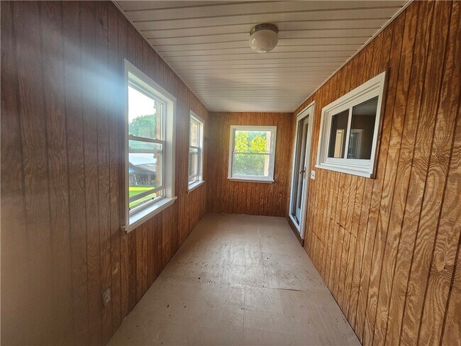 4842 Farnsworth Rd in Marion, NY - Building Photo - Building Photo