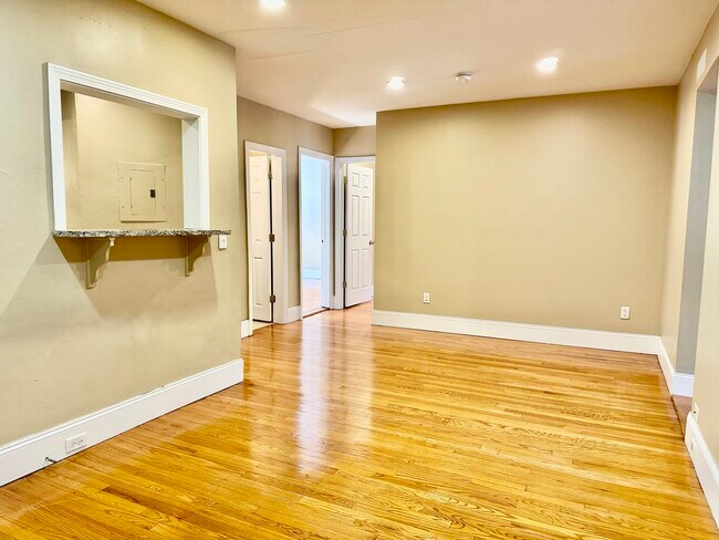 72 Egmont St, Unit 1F in Brookline, MA - Building Photo - Building Photo