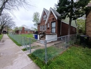9222 Devonshire Rd in Detroit, MI - Building Photo - Building Photo
