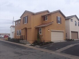 8871 Tethys Ln in Elk Grove, CA - Building Photo