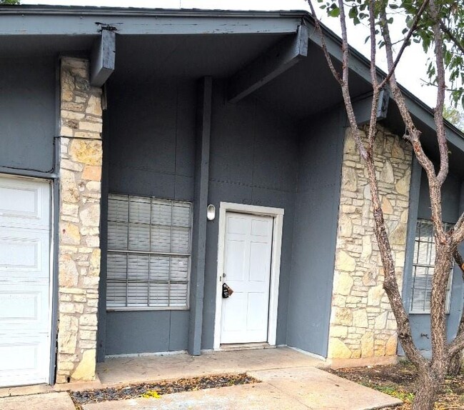 6510 Stonleigh Pl in Austin, TX - Building Photo - Building Photo