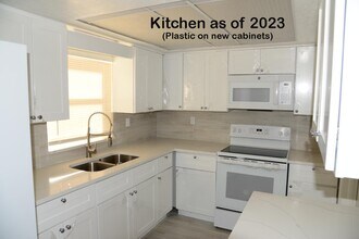 6903 Rio Pinar in North Lauderdale, FL - Foto de edificio - Building Photo