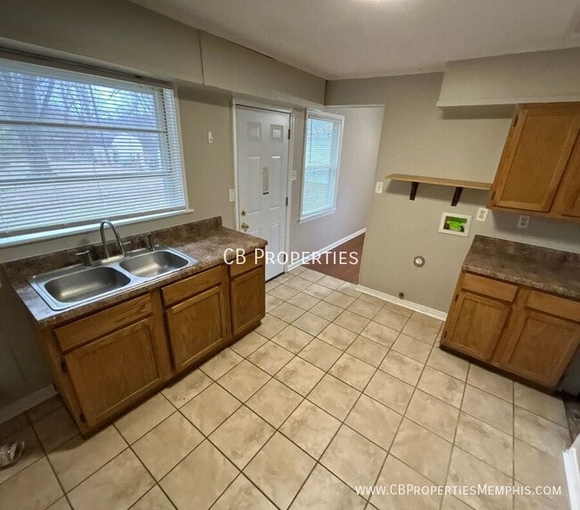 887 Par Ave in Memphis, TN - Building Photo - Building Photo