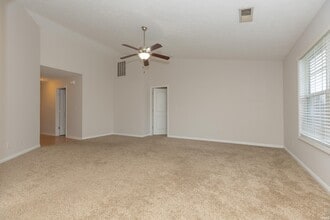 4920 Penrose Dr in Newburgh, IN - Building Photo - Building Photo
