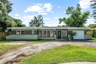 5916 Gulfport Blvd S in Gulfport, FL - Foto de edificio - Building Photo