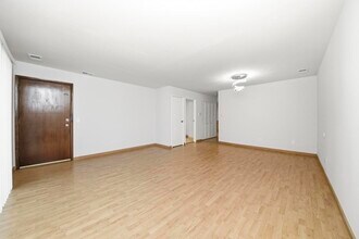 9803 Bianco Terrace in Des Plaines, IL - Building Photo - Building Photo