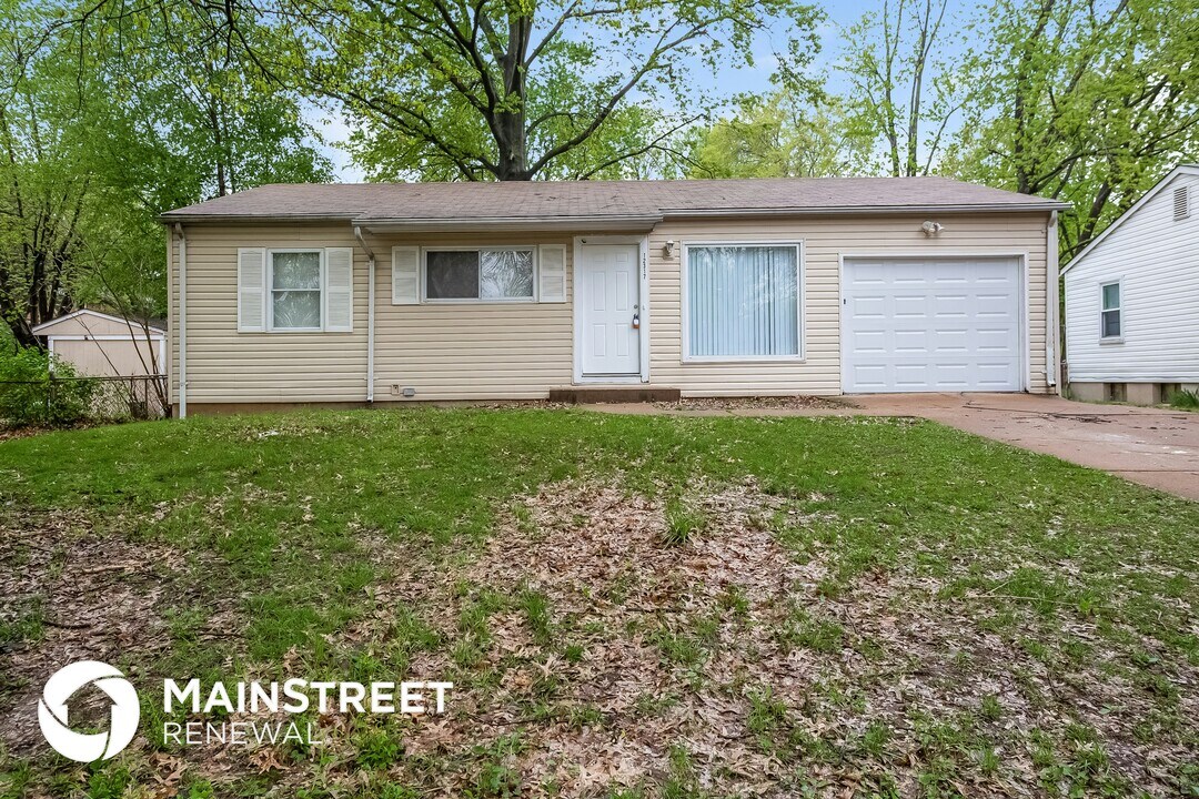 12317 Santa Maria Dr in St. Louis, MO - Building Photo