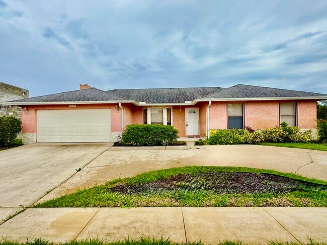 property at 1334 N Mangonia Dr