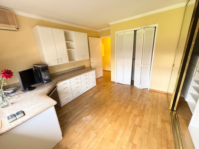 1649 Waikahalulu Ln in Honolulu, HI - Building Photo - Building Photo