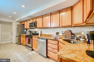 1731 E Pratt St in Baltimore, MD - Building Photo - Building Photo