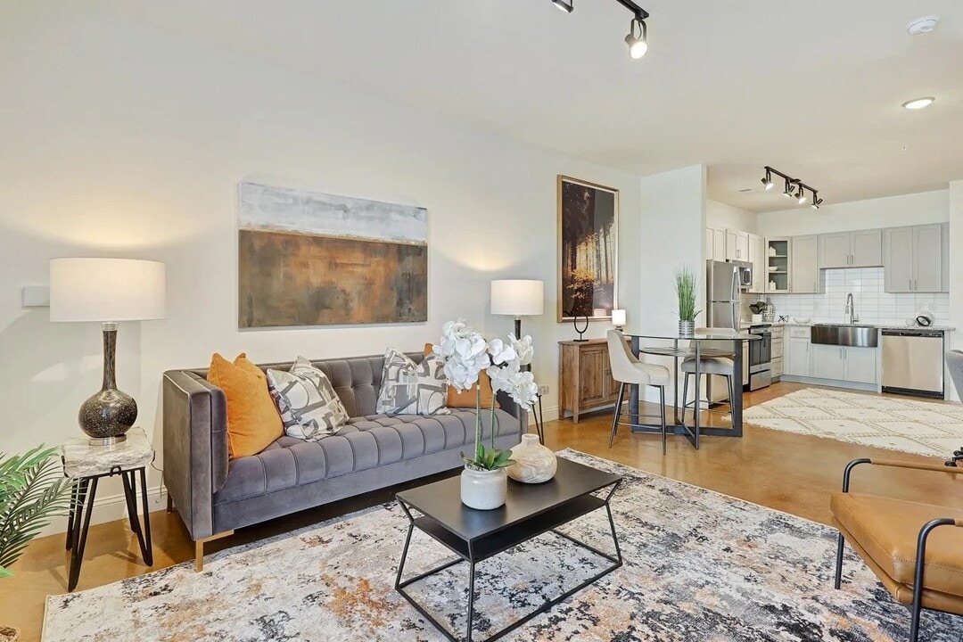 Comet North Raleigh in Wake Forest, NC - Foto de edificio