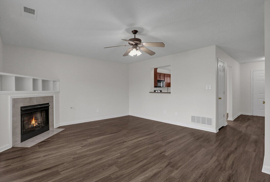 7349 Perrin Cove in Horn Lake, MS - Building Photo