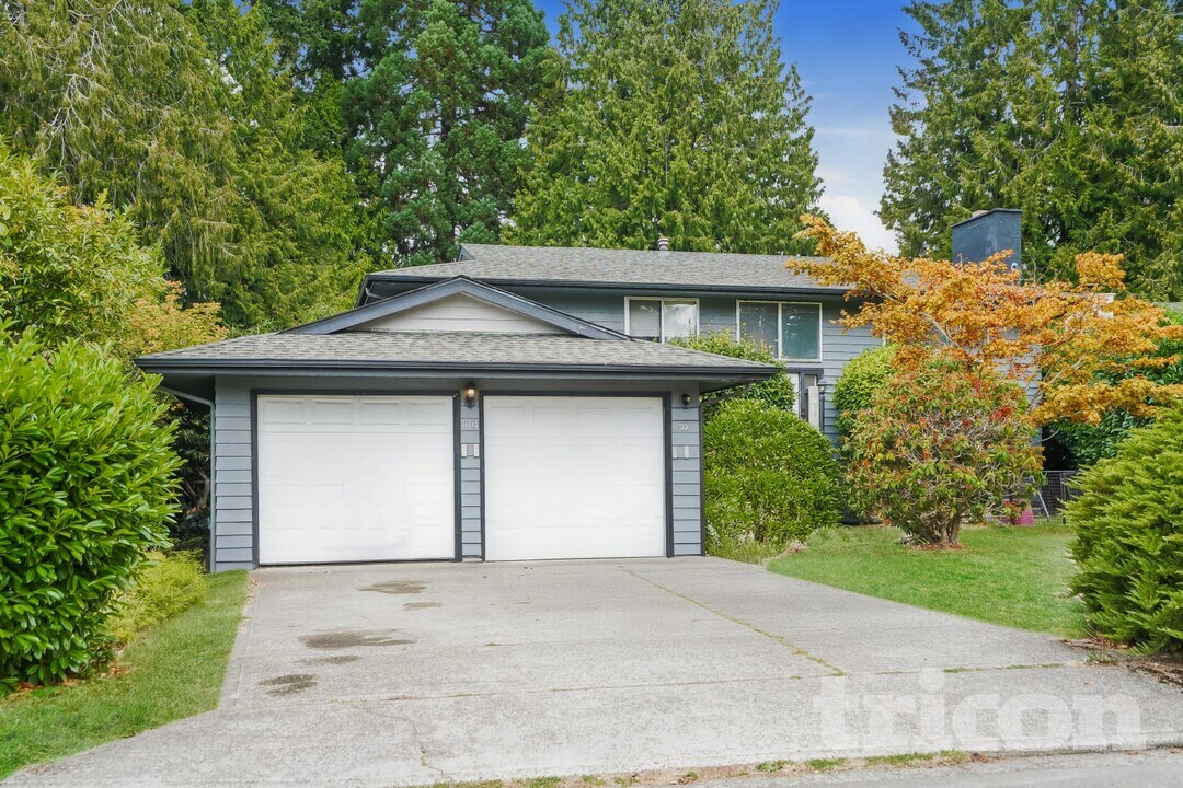 3604 Strattford Ct in Kent, WA - Building Photo