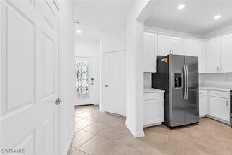 2929 Tardiff Dr in Naples, FL - Foto de edificio - Building Photo