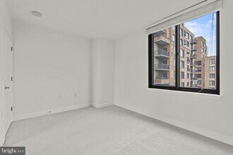 2451 Midtown Ave in Alexandria, VA - Building Photo - Building Photo