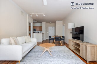3221 Carter Ave in Marina Del Rey, CA - Building Photo - Building Photo