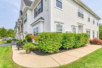 1529 Paxton Ln in Monroe Township, NJ - Building Photo - Building Photo