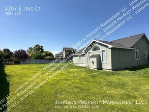 4207 E Iris Ct in Nampa, ID - Foto de edificio - Building Photo