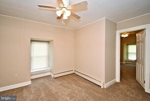 563 King St in Pottstown, PA - Building Photo