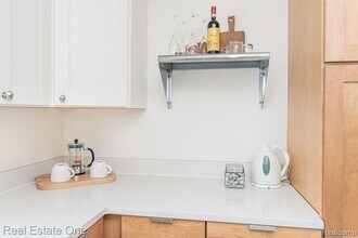 2392 W Auburn Rd in Rochester Hills, MI - Building Photo - Building Photo