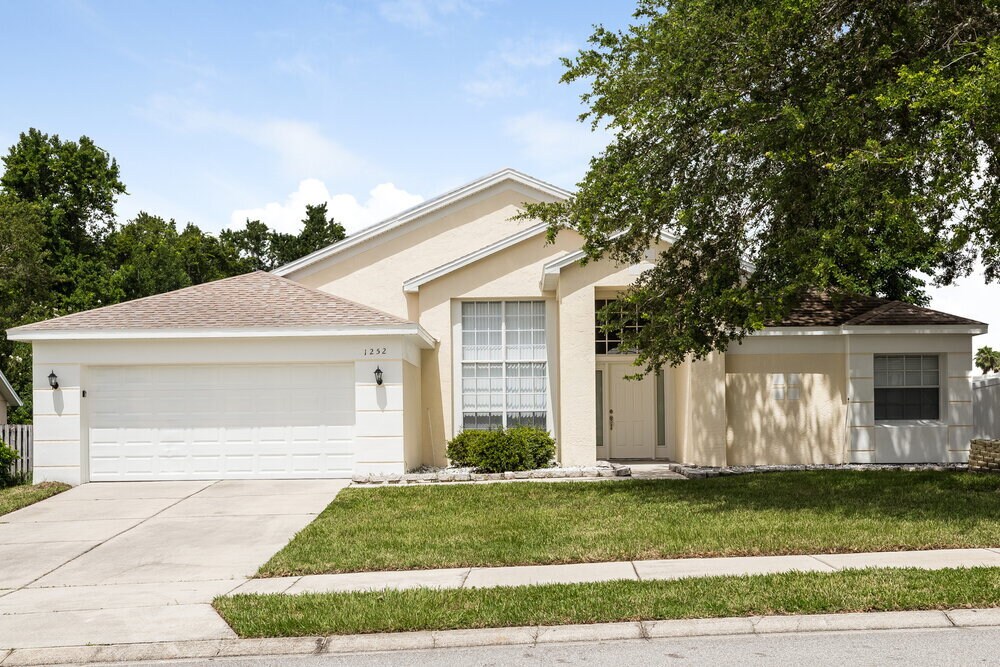 1252 Twin Rivers Blvd in Oviedo, FL - Building Photo