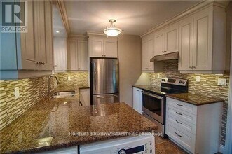 381 Taylor Mills Dr N in Richmond Hill, ON - Building Photo - Building Photo