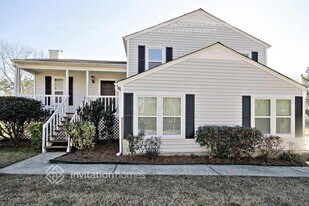 5851 Brookside Dr SE in Mableton, GA - Building Photo