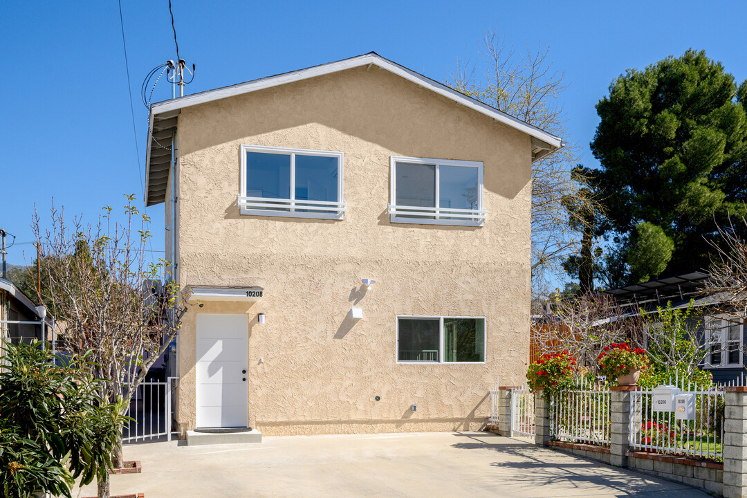 10206 Jardine Ave, Unit 10208 in Sunland, CA - Foto de edificio