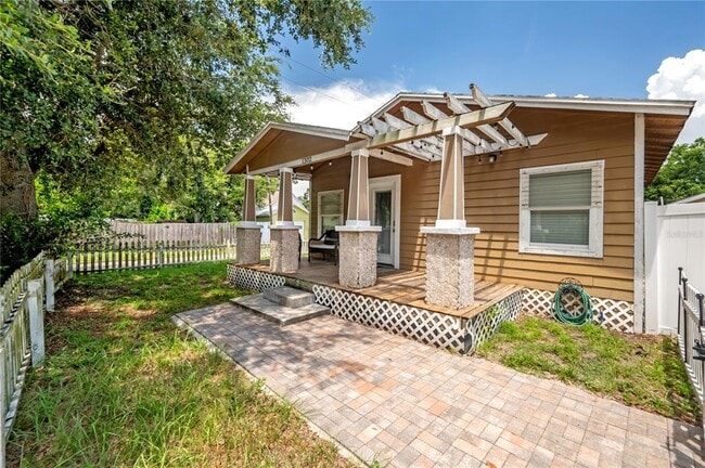 property at 1302 E Louisiana Ave