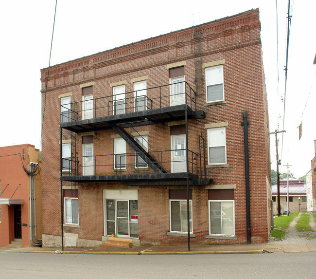 111 Market St in Spencer, WV - Building Photo - Building Photo