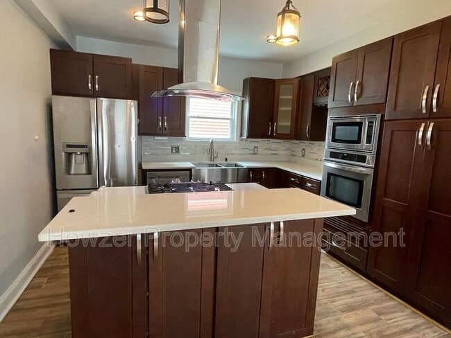 property at 285 Green St