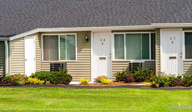 Crystal Pond in Moriches, NY - Building Photo - Building Photo