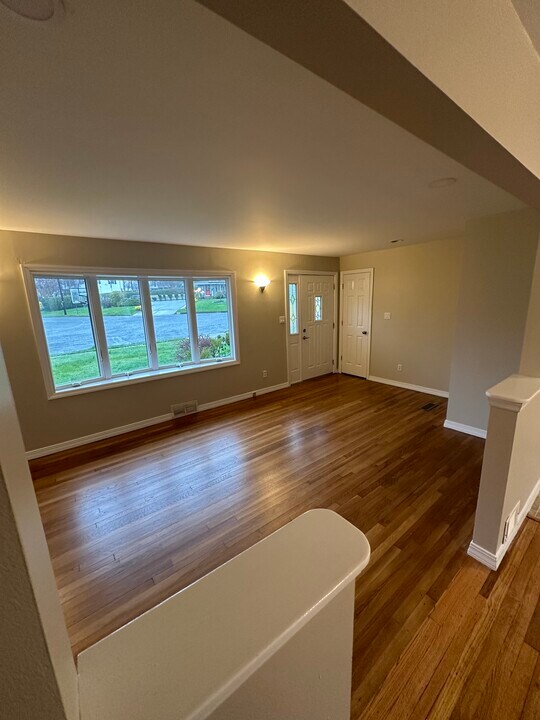 39 Melrose Terrace in Middletown, NJ - Building Photo