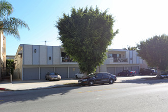 1718-1722 S Barrington Ave in Los Angeles, CA - Building Photo - Building Photo