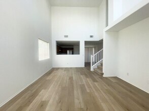 7863 Warwickshire Way in Las Vegas, NV - Foto de edificio - Building Photo