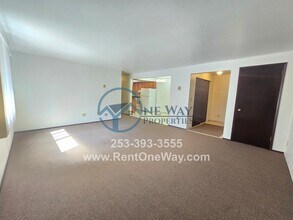 18601 4th St E in Lake Tapps, WA - Building Photo - Building Photo