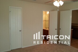 704 River Run Dr in Glenn Heights, TX - Building Photo - Building Photo