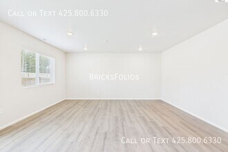 19537 141st Ave Ct E in Graham, WA - Building Photo - Building Photo