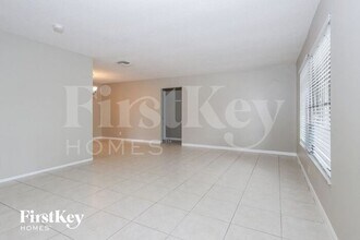 7401 NW 58th St in Tamarac, FL - Building Photo - Building Photo