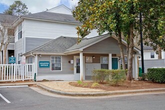 2112 Ruark Ct in Raleigh, NC - Foto de edificio - Building Photo