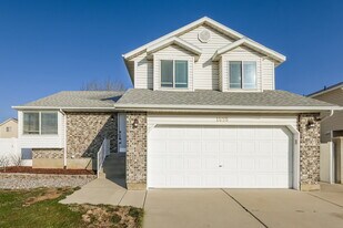 1658 W 8430 S, Unit 358 in West Jordan, UT - Building Photo