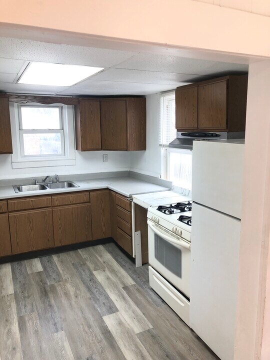 713 E Michigan St, Unit 713 E Michigan st in Adrian, MI - Foto de edificio